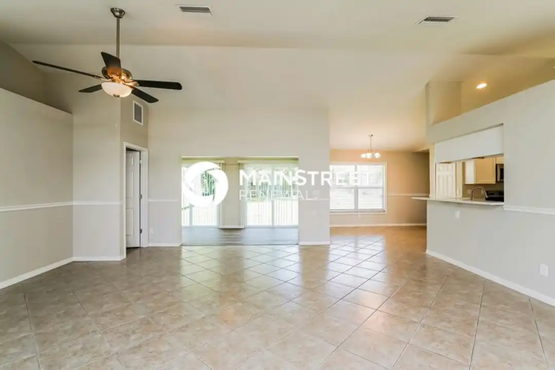 2221 NE 3rd St - View 3