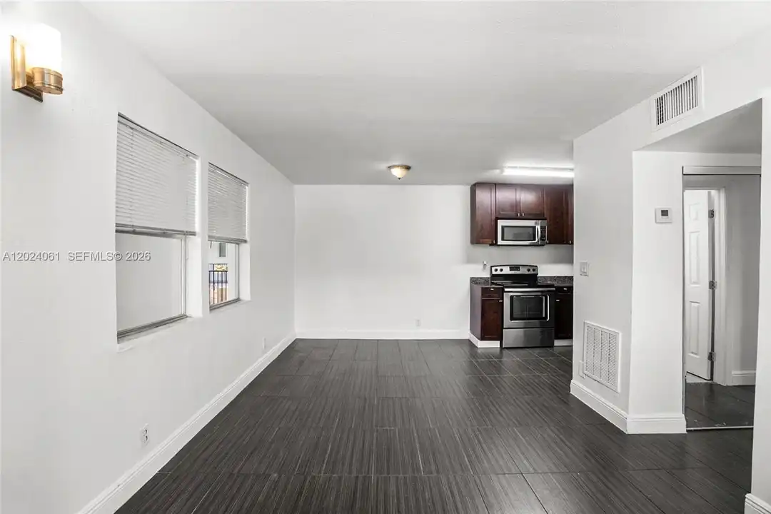 37 SW 14th St #10 - View 5