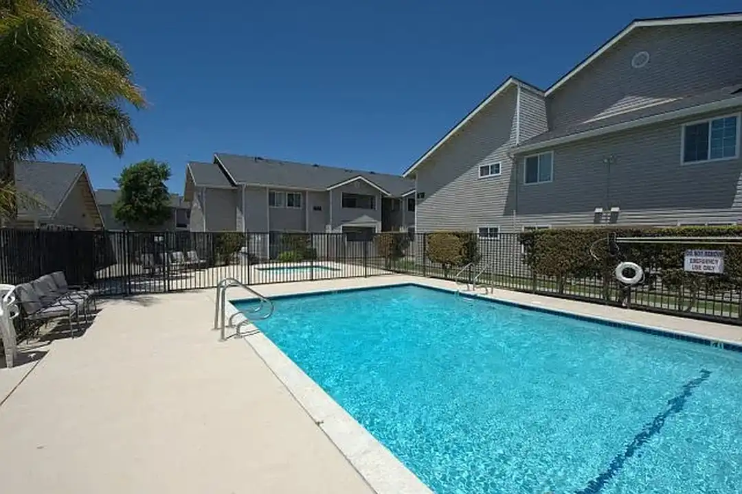 VIZCAYA APARTMENTS - View 3