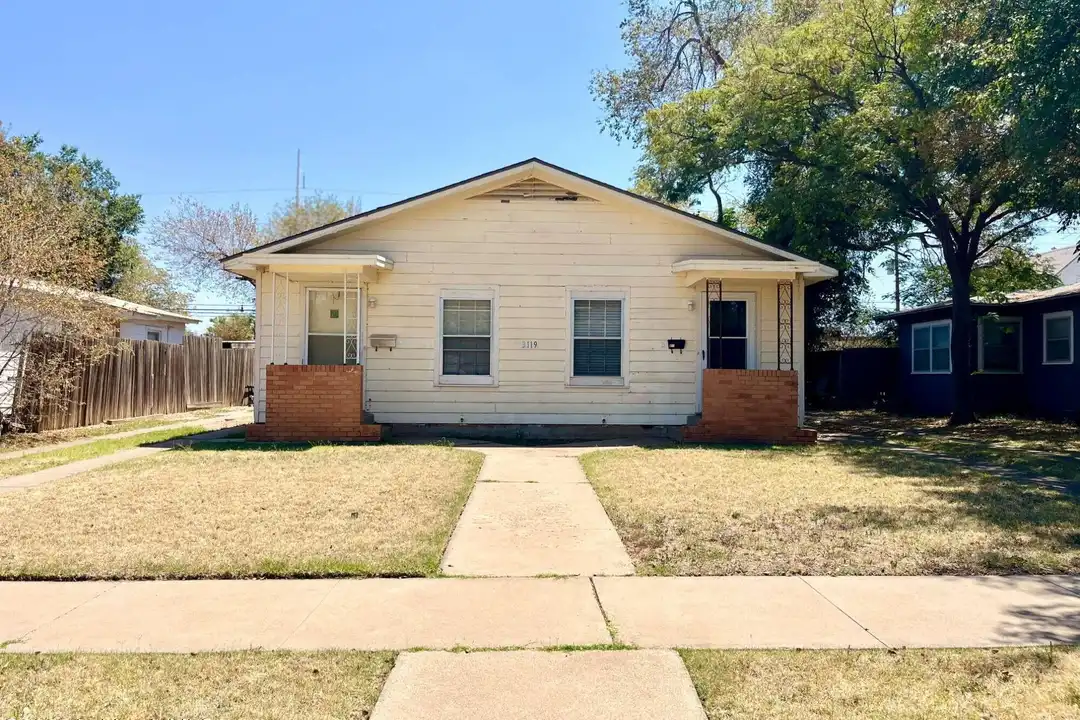 3119 33rd St #B – photo 1