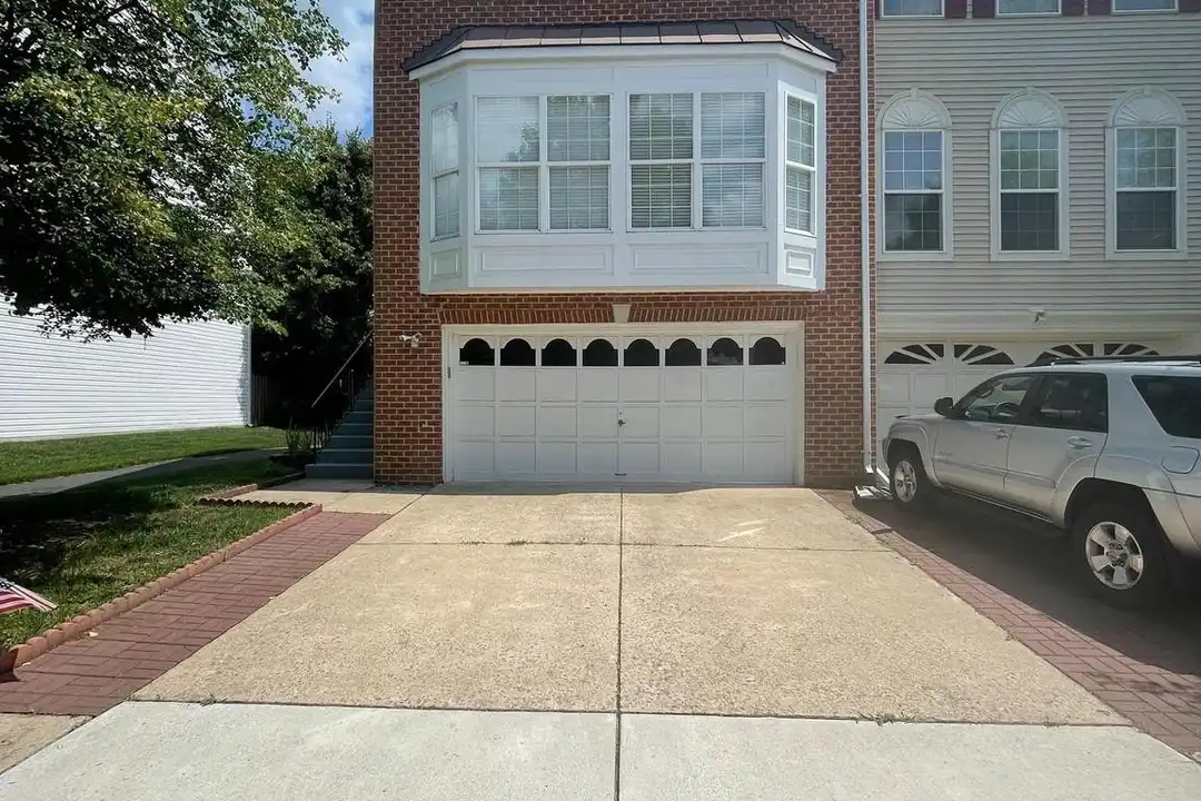 6633 Creek Point Way – photo 1