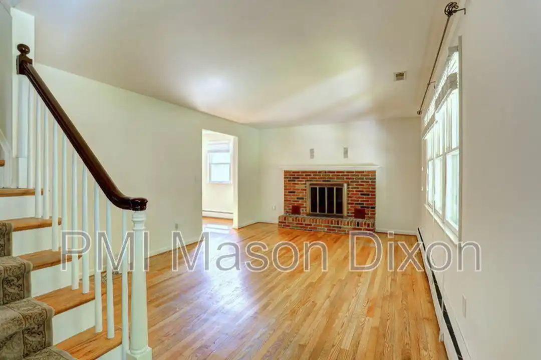 9710 Gwynn Park Dr - View 4