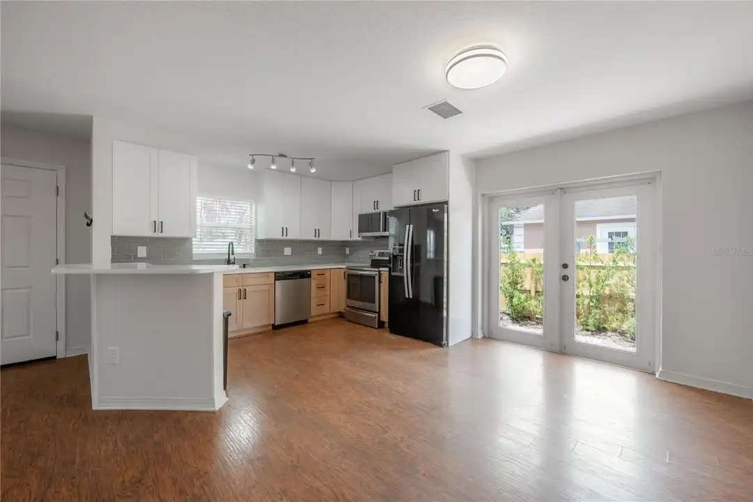 2701 W Arch St – další
