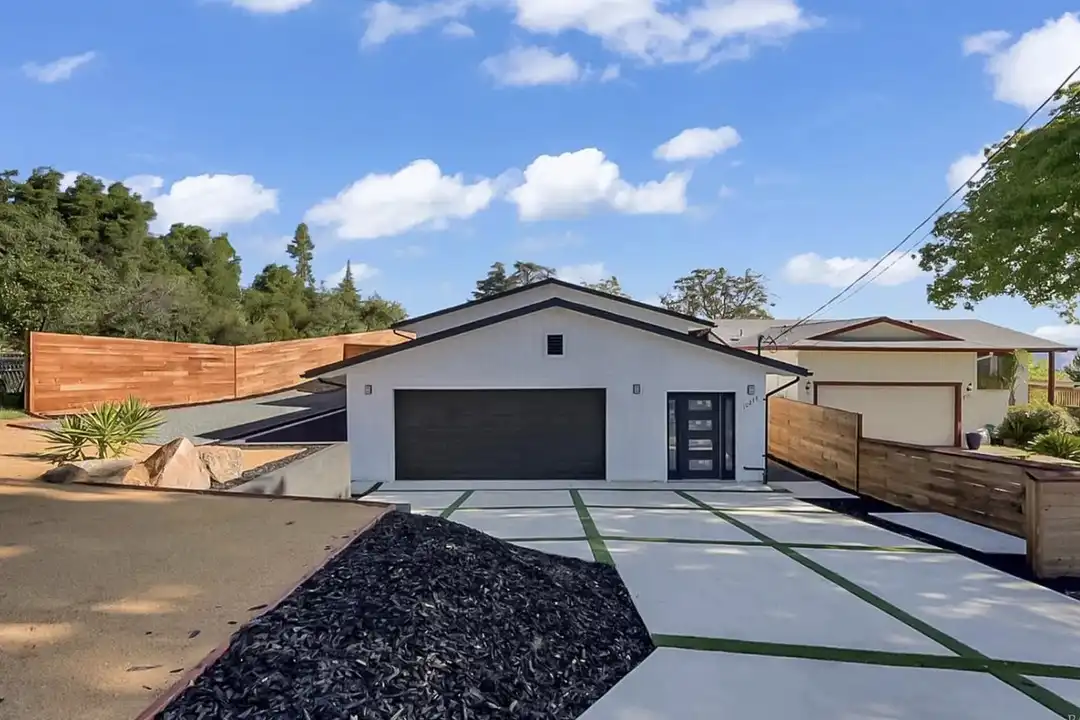 10278 Fairway Dr – photo 1 of 5