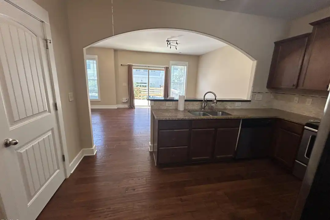 3827 Glenhaven Road - View 2