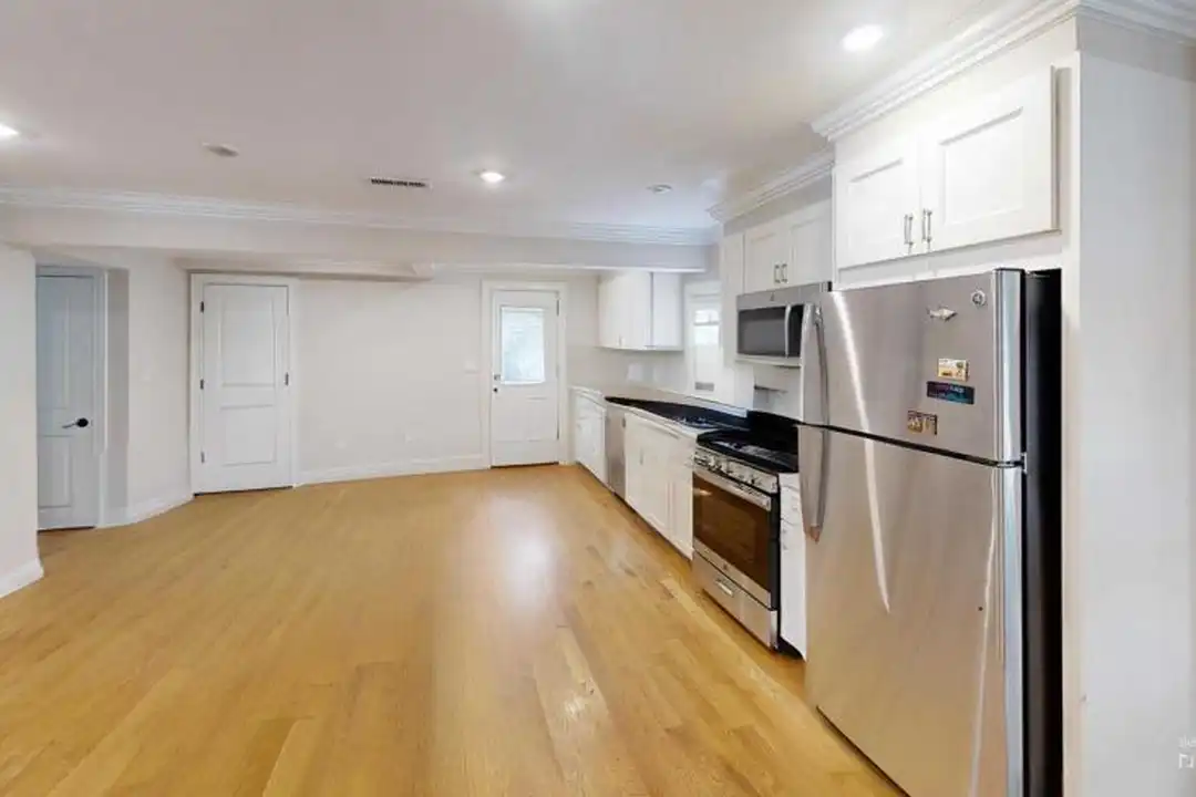 65 Gordon St - More