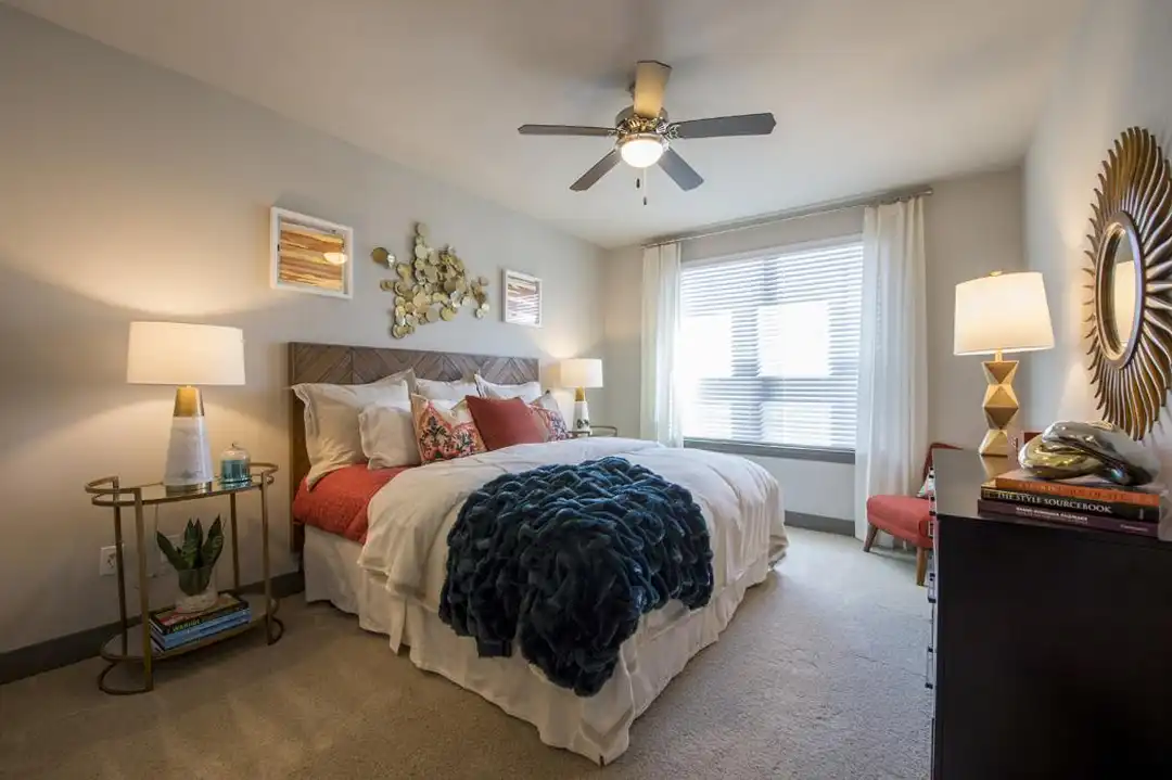2912 Milam St - More