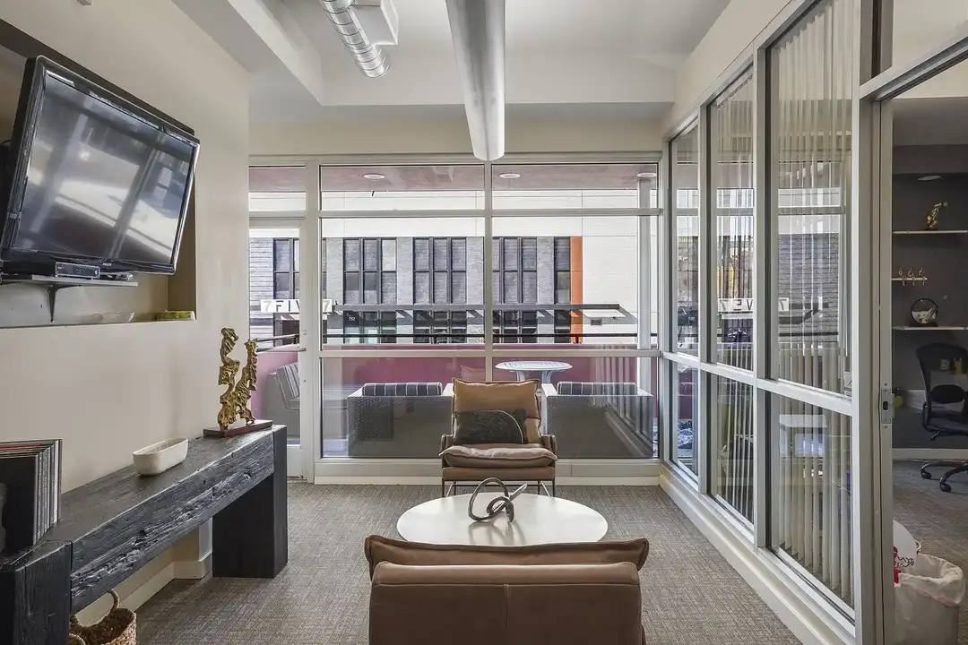 Sleek Lofts – další