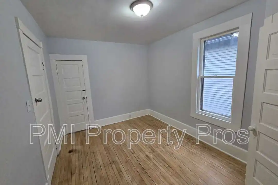 3111 W Walnut St – pohled 6
