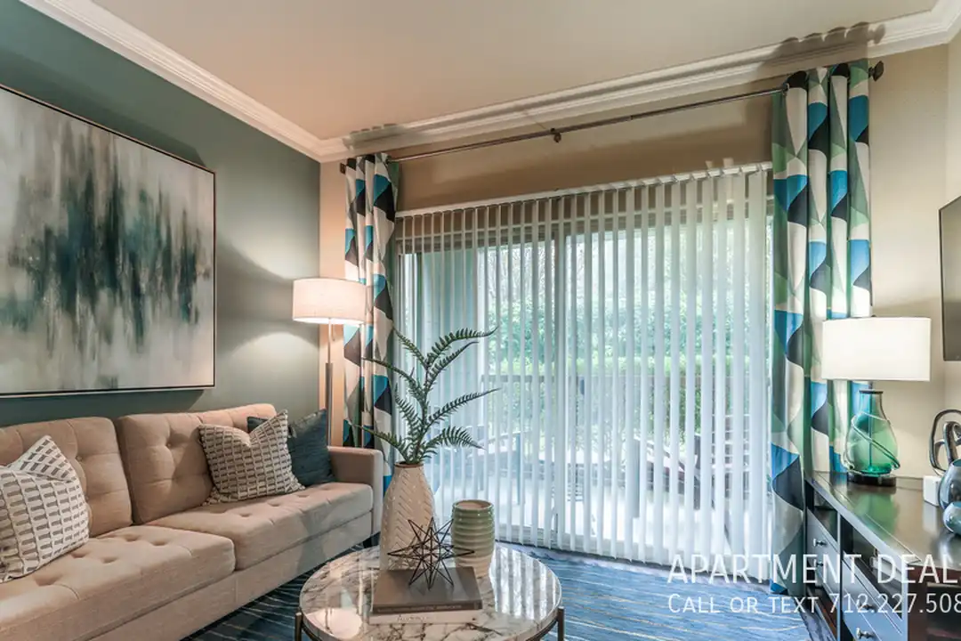 1461 Louisiana Ave - View 6