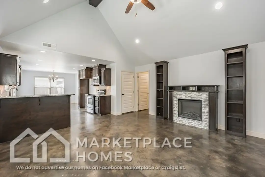 3211 SW Stonepoint Ave - More