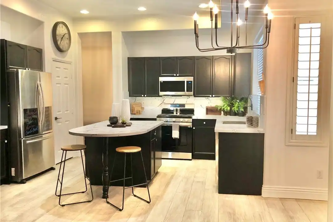 20 Chateau Whistler Ct - More