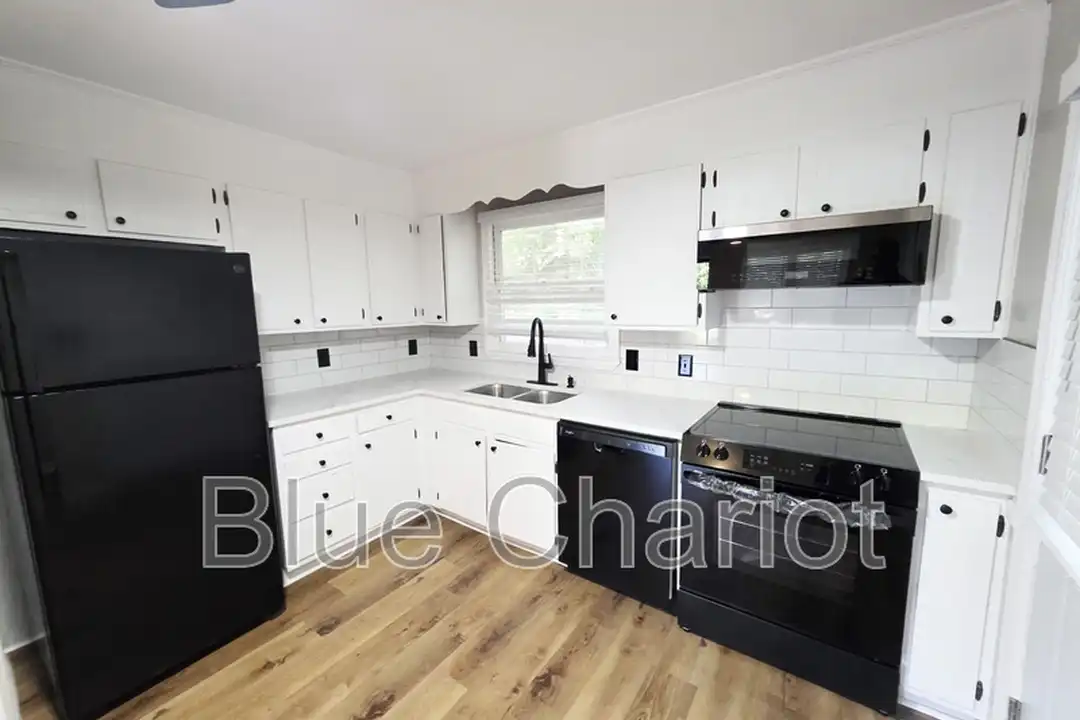1705 Smith Level Rd unit B - View 3