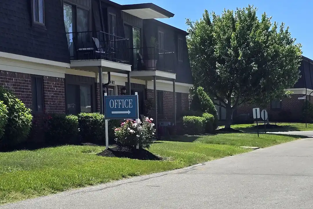Pebble Creek Apartments – photo 1