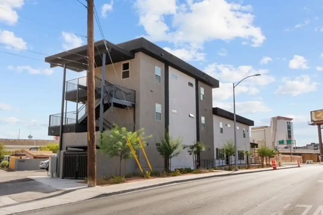 524 N 7th St unit 2 – photo 1