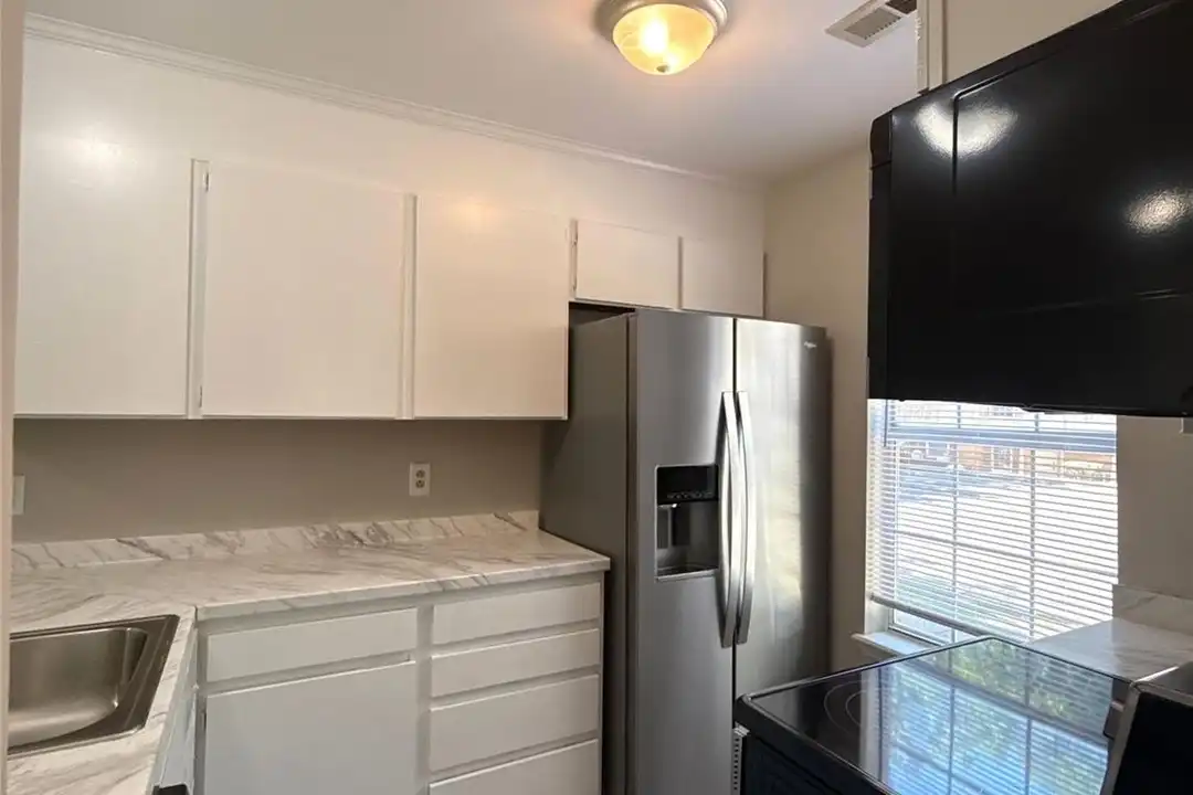4042 Briarhill Dr - View 2