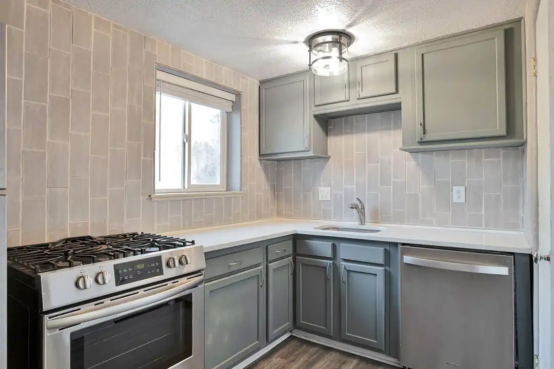 Apartment in Denver, West Colfax - View 4