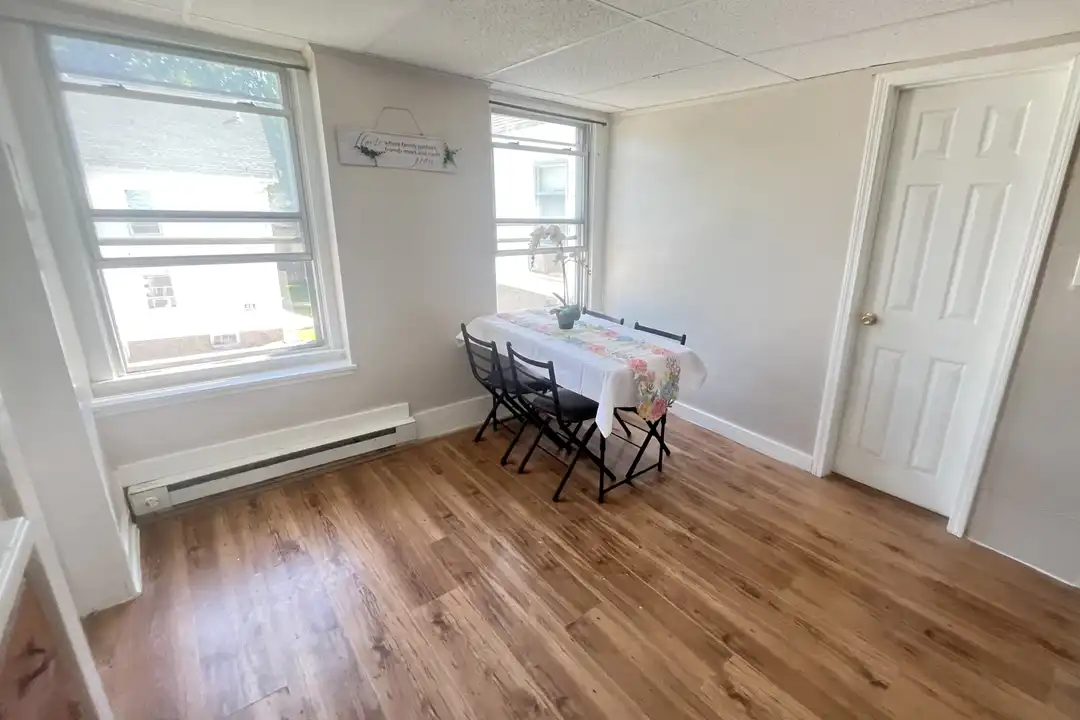 347 NE Main St unit 4 - View 2