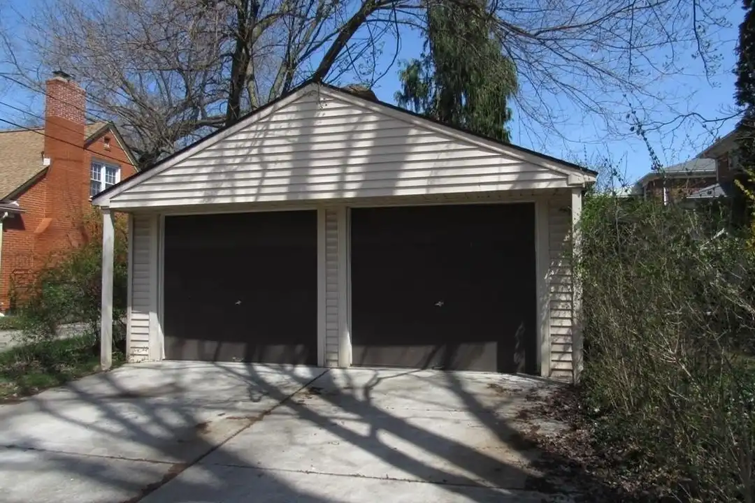 326 Catalpa Dr - View 3