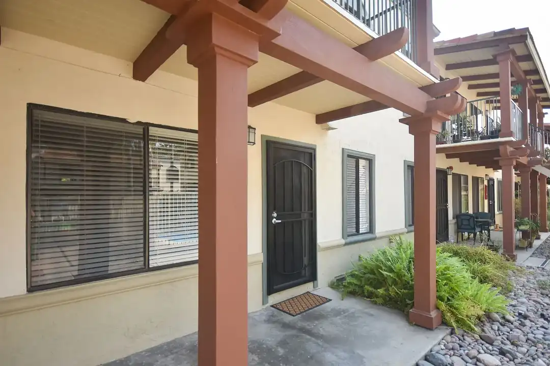 Villas de Laura Apts - View 5