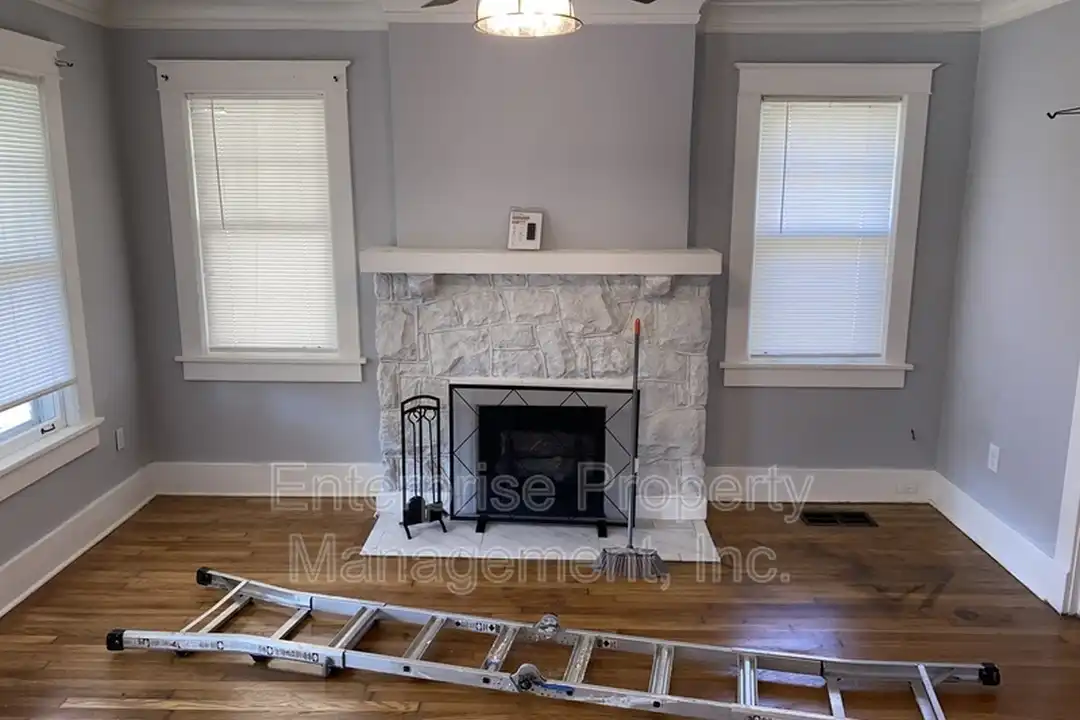 414 N Willett St - View 5