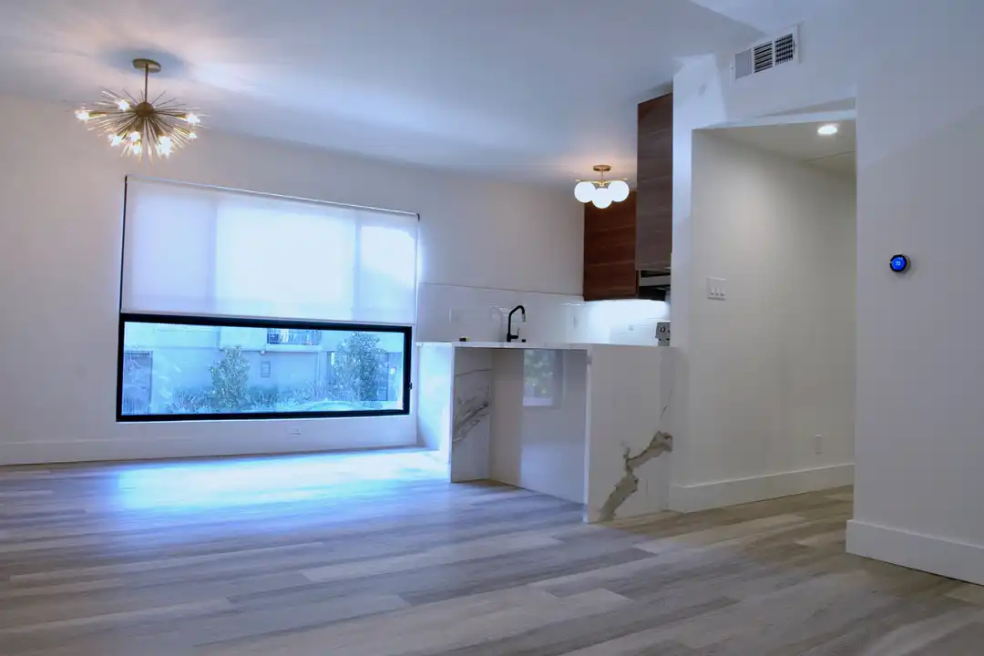 2120 Rodney Dr unit 3 - View 5