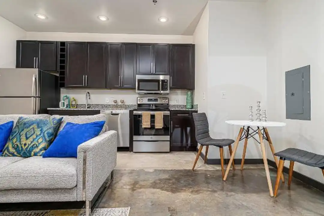 Apartment in Burlington - View 3
