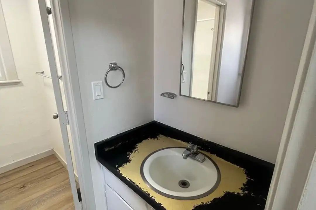 520 S Curry St unit 202 - View 5