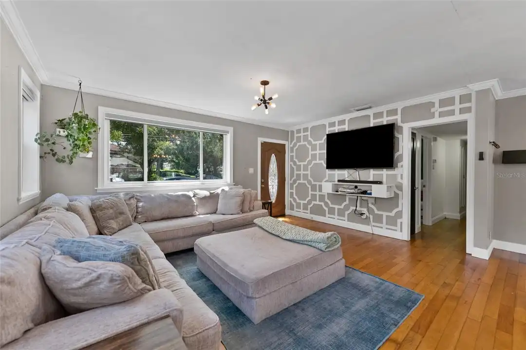 2605 S Manhattan Ave – pohled 6