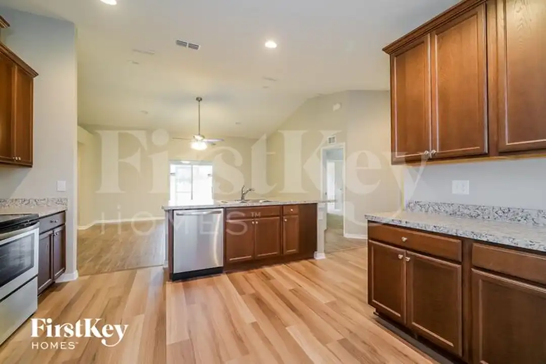109 Solis Dr - More