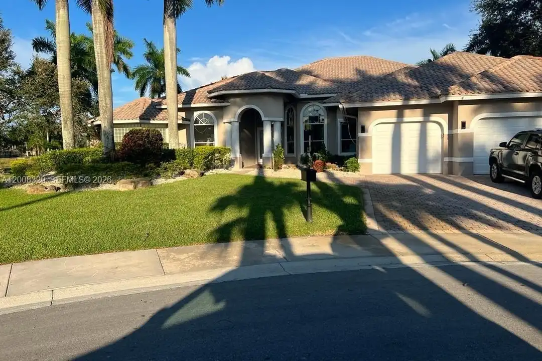 2534 Poinciana Dr - View 3