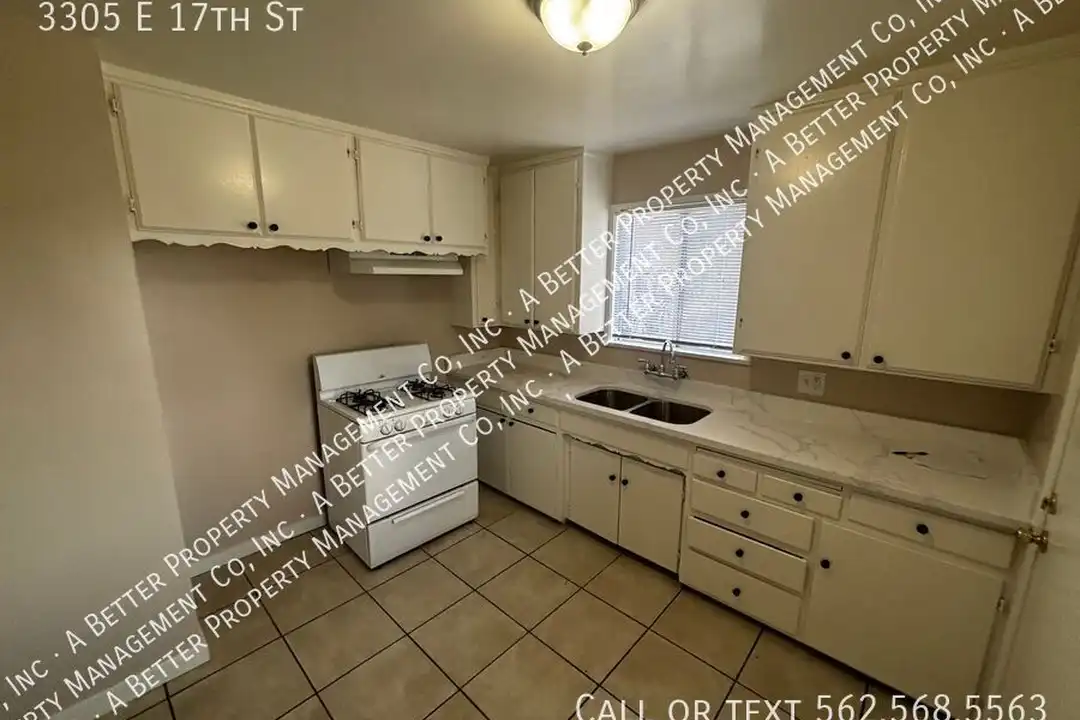 3305 E 17th St – photo 1