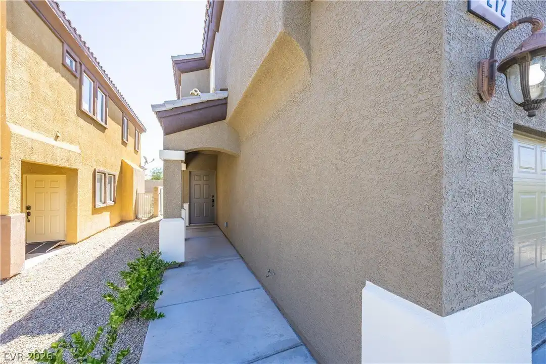 212 Fairway Woods Dr - View 5