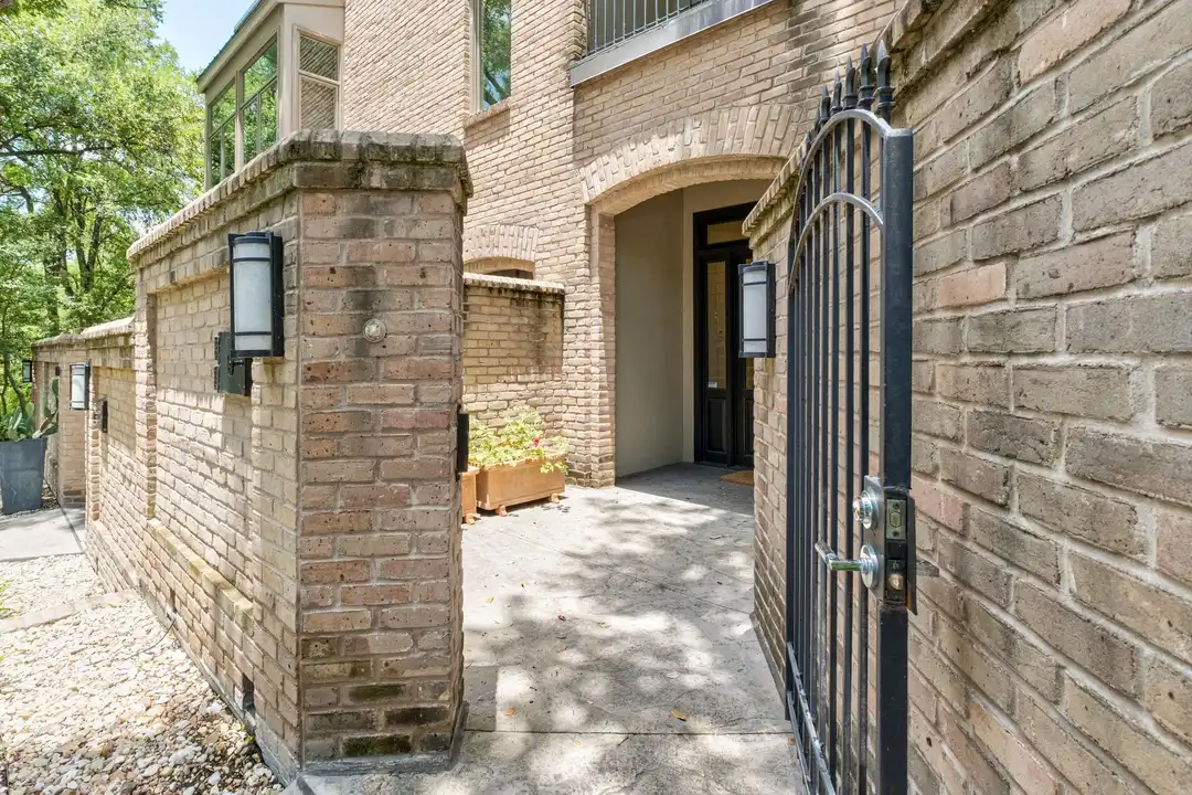 3718 Bridle Path - View 2
