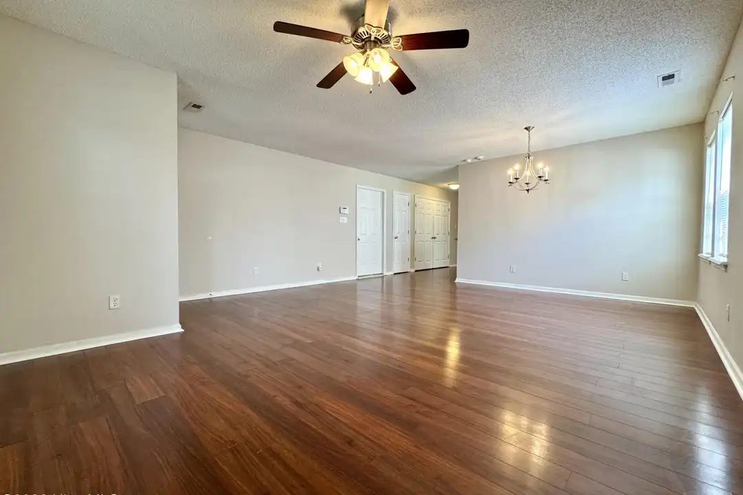 521 Jimmies Creek Dr - View 5