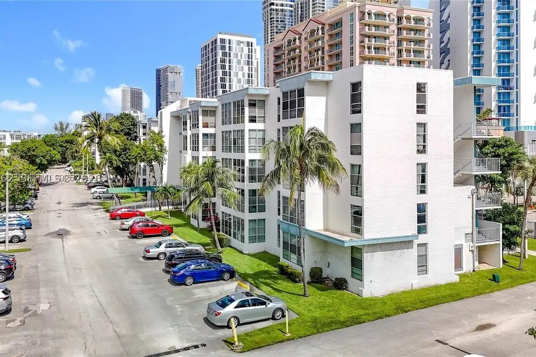 17560 Atlantic Blvd #501 - View 3