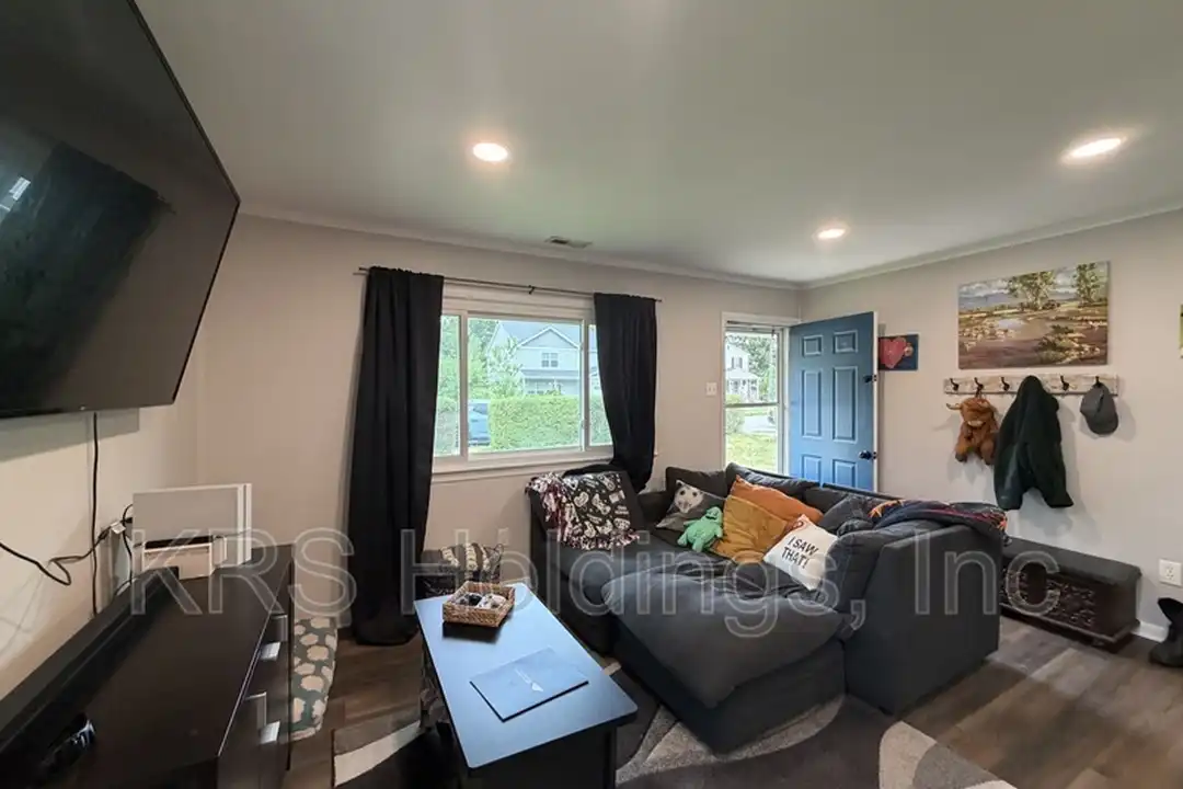 1474 Morgan Dr - View 3