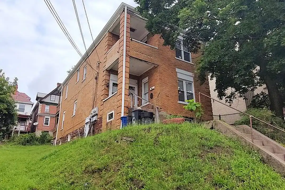 409 Kingsboro St unit 2 – photo 1