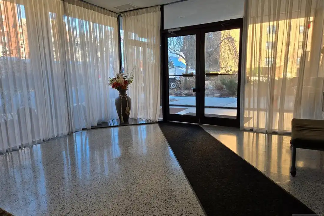 2348 Linwood Ave unit 3L - View 3