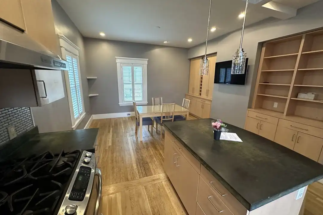 315 Windsor St unit 315 - View 5