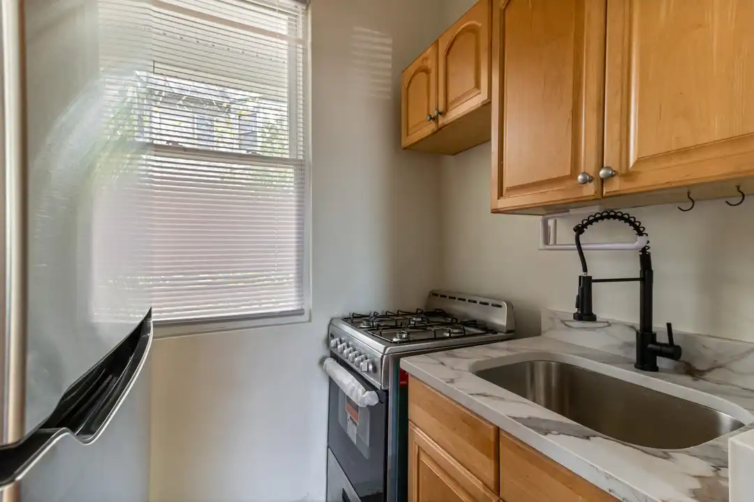 169 Waterman St unit 6 - View 4
