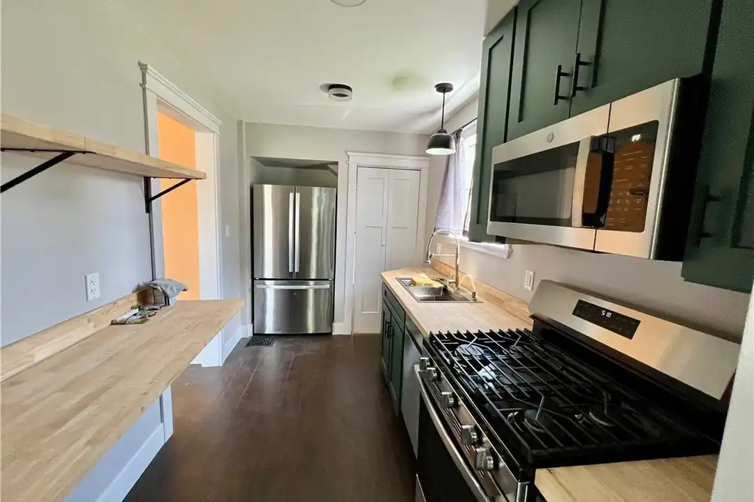 124 E Wallace Ave - View 6