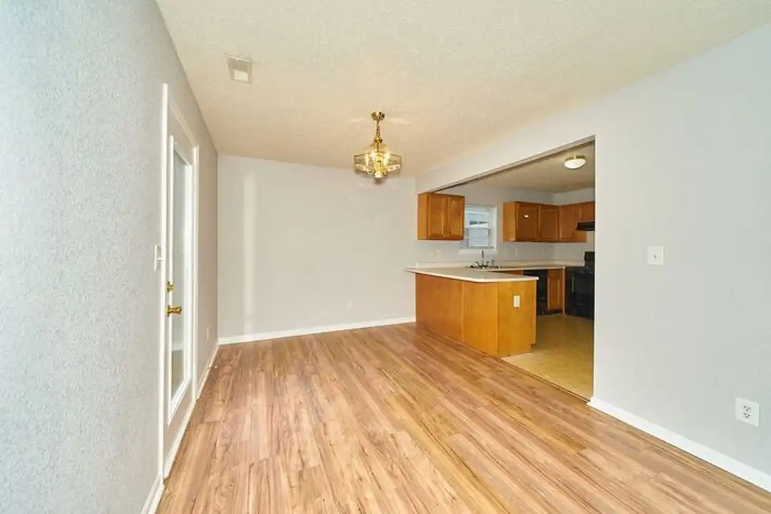 8133 Maple Stream Ln - More