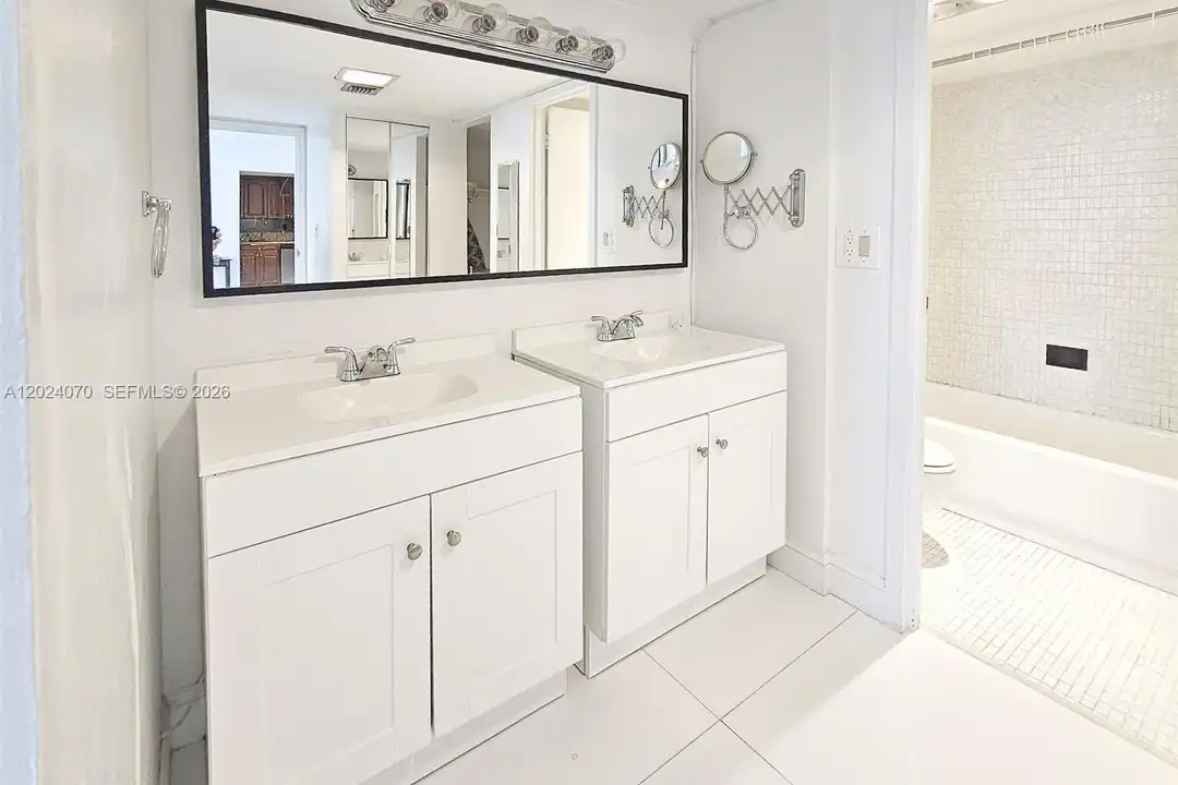 100 Bayview Dr unit 722 - More