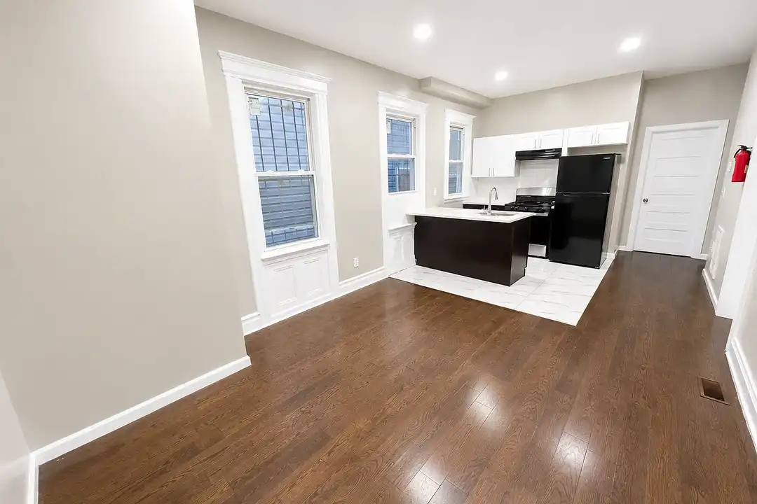 733 S 18th – photo 1