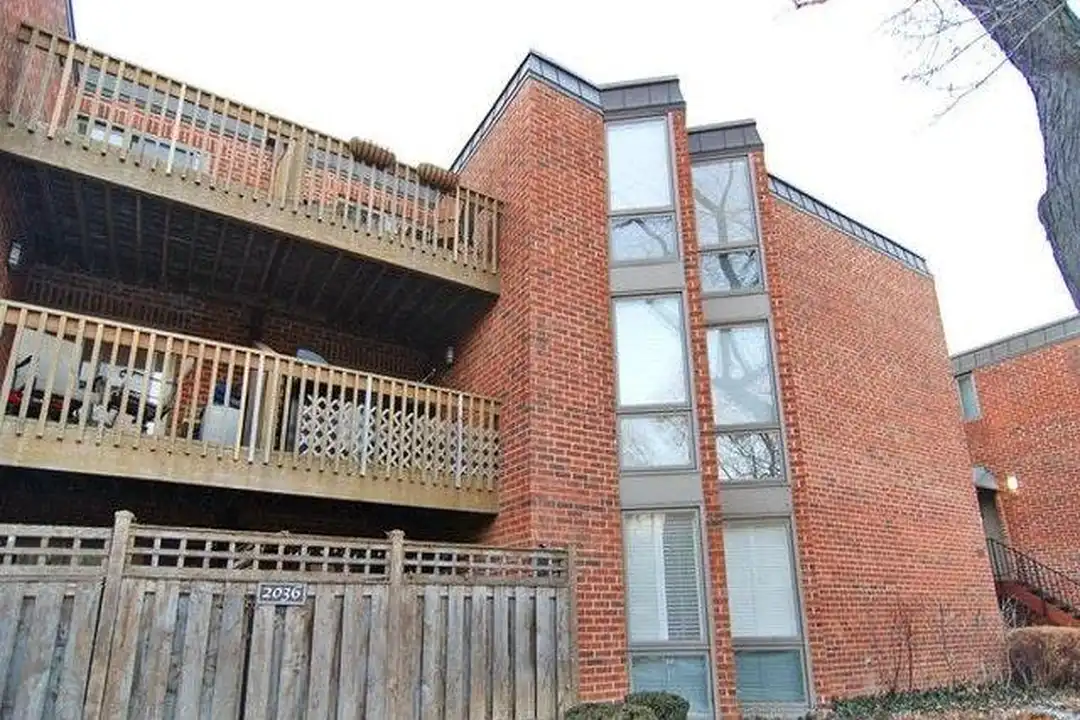 2036 N Larrabee St unit 802 - View 6