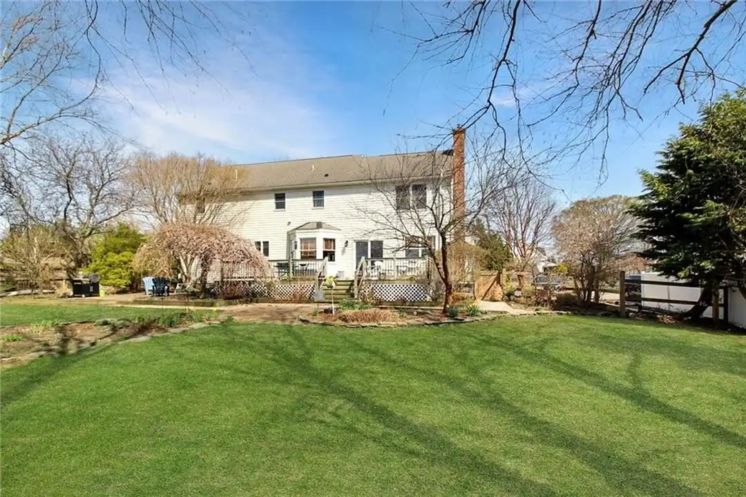 641 Middle Rd - View 4