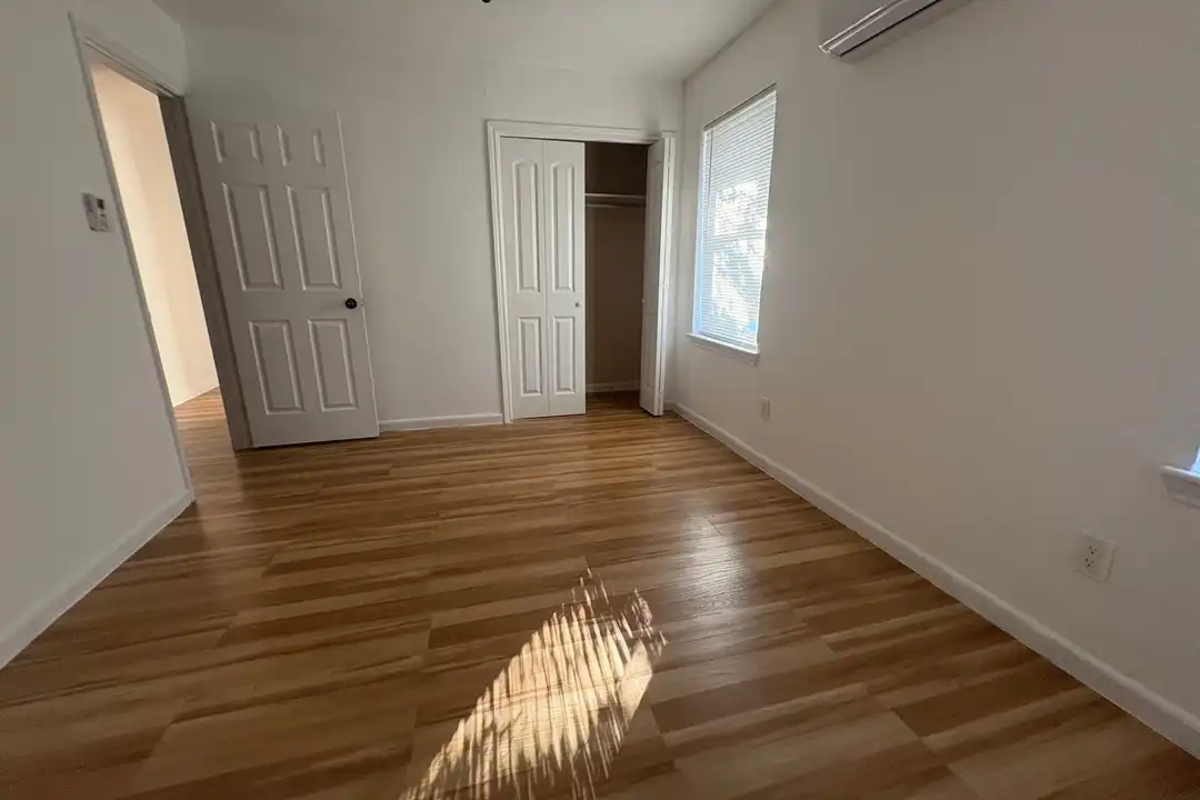 401 S Jefferson St unit 3 - View 5