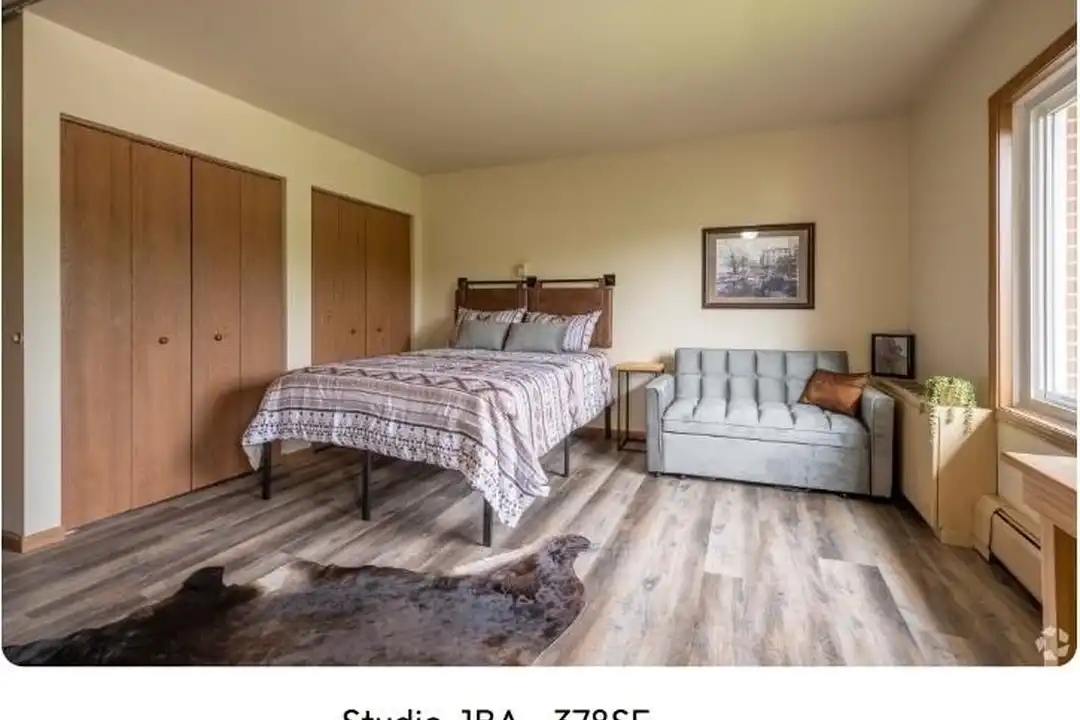 605 Chase Blvd – photo 1 of 20