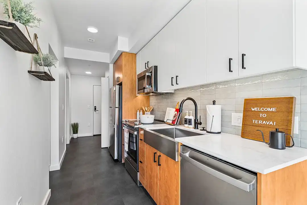 Apartment in Bend - View 3